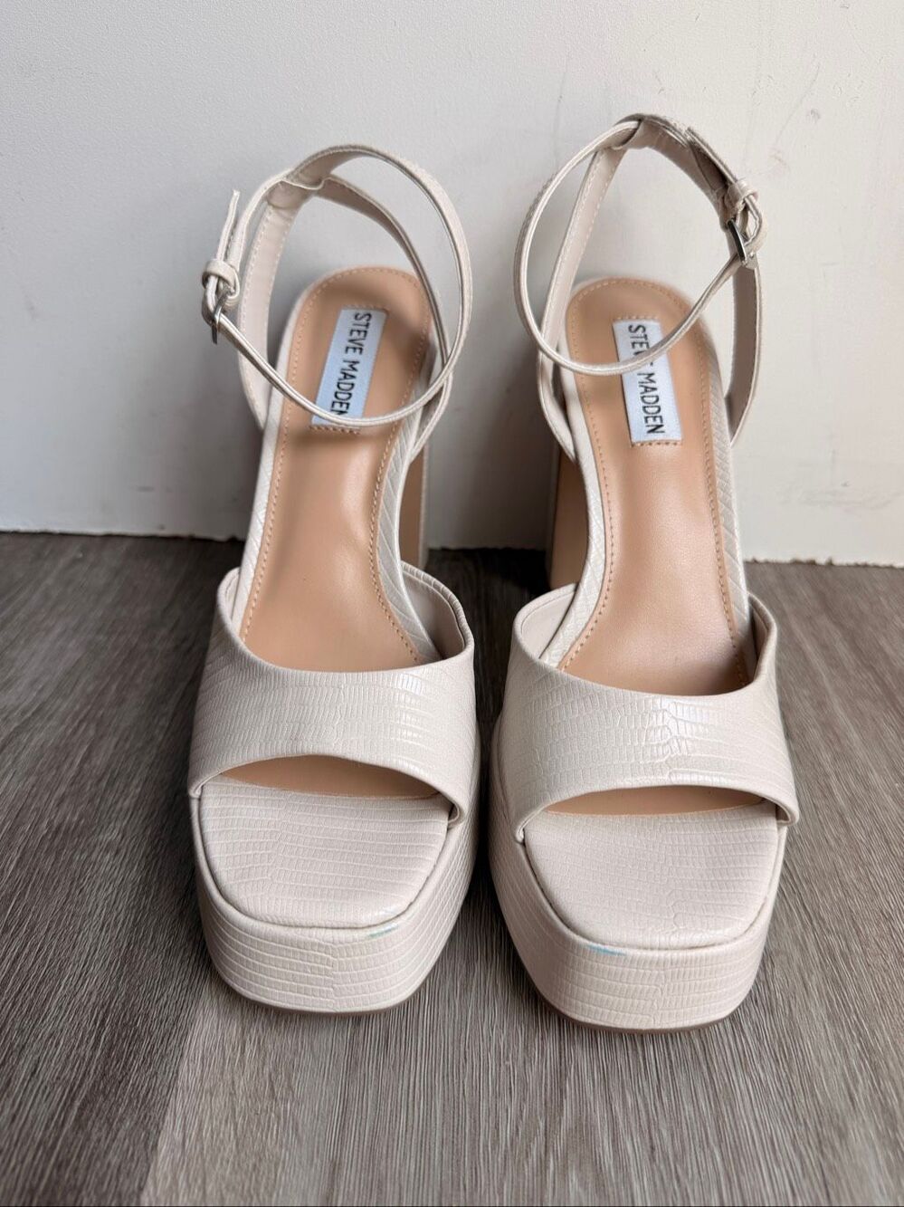 Steve Madden Kymmee Platform Pump in Bone Size 7.5 $120